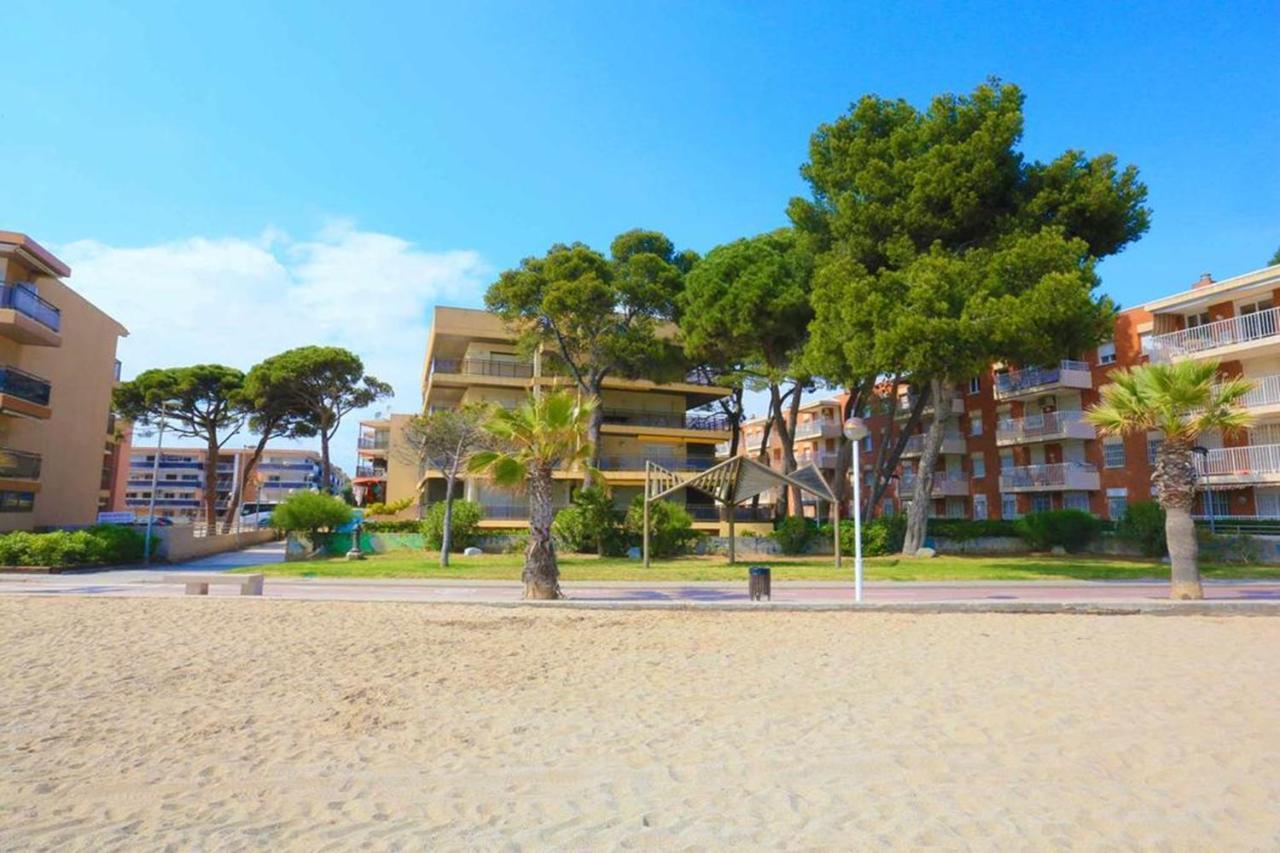 Uhc Txingudi Apartments Cambrils Kültér fotó